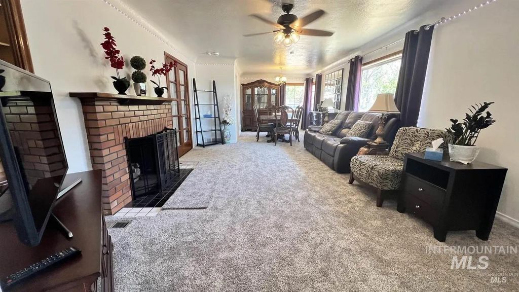 Photo of 1717 N Regal Dr, Boise, ID 83704 (MLS # 98963539)
