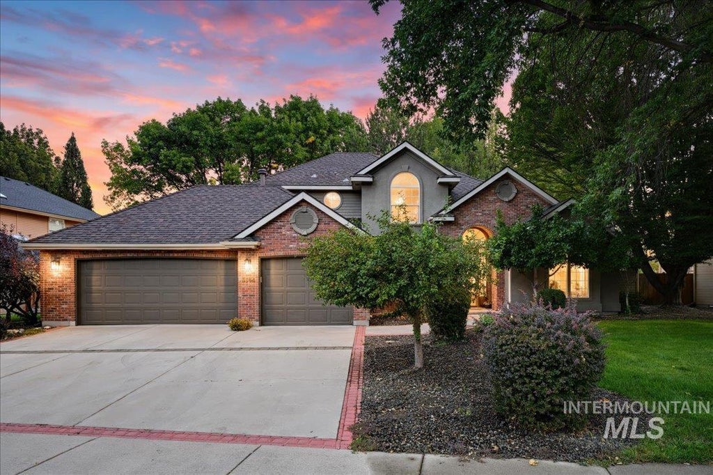 Photo of 3064 E Nature Dr, Boise, ID 83706 (MLS # 99001132)