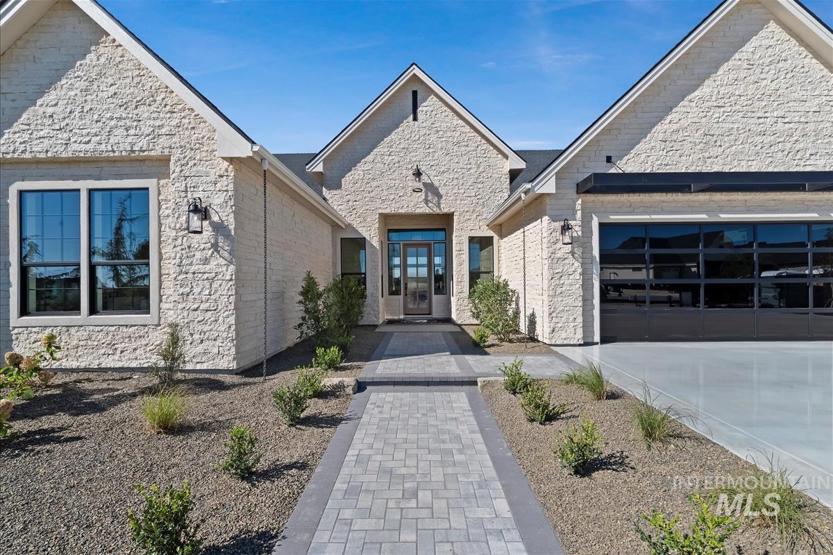3401 N Harvest Moon Way