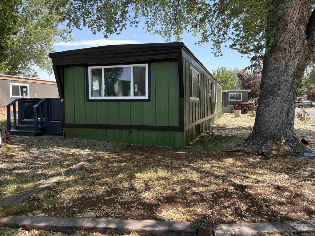 Photo of 401 Main St #38 ST, Homedale, ID 83628 (MLS # 98986432)