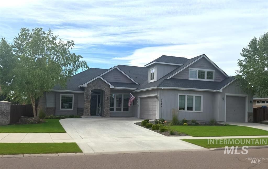 Photo of 3071 S Fox Troop Pl, Eagle, ID 83616 (MLS # 98976345)