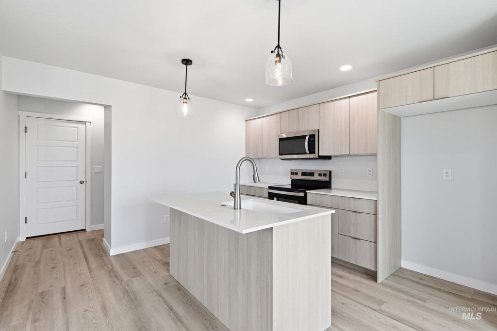Photo of 10770 Rutland St, Caldwell, ID 83605 (MLS # 98983703)