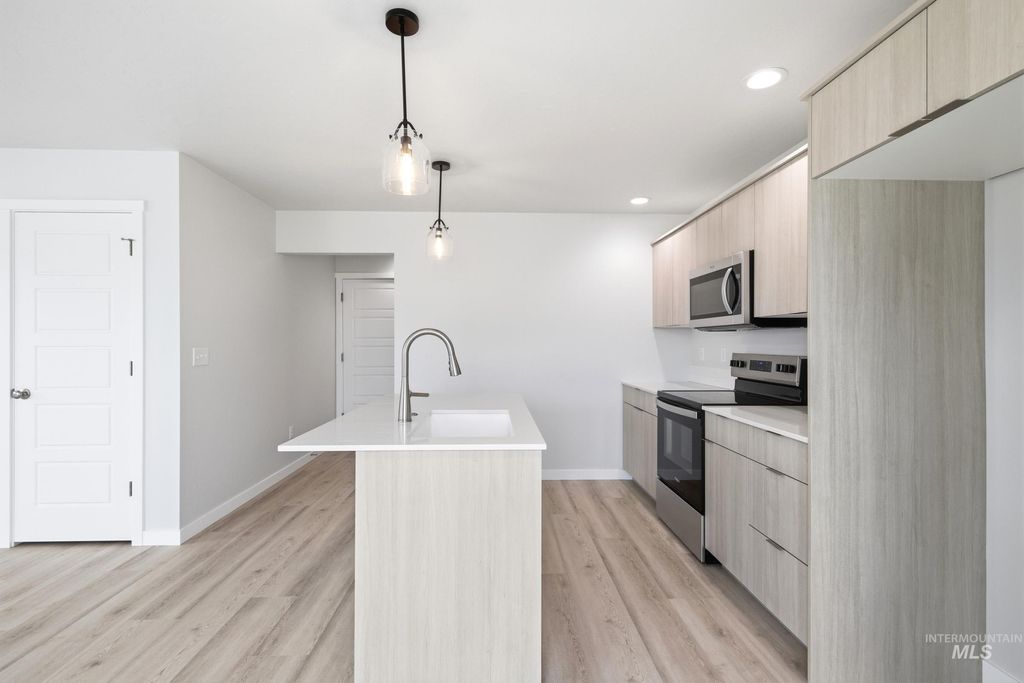 Photo of 10770 Rutland St, Caldwell, ID 83605 (MLS # 98983703)