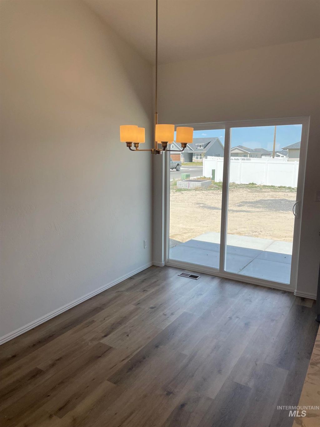 Photo of 503 Carson Dr, Twin Falls, ID 83301 (MLS # 98984776)