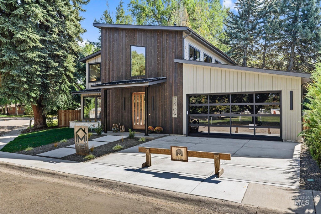 Photo of 3609 Camas St, Boise, ID 83705 (MLS # 99001957)