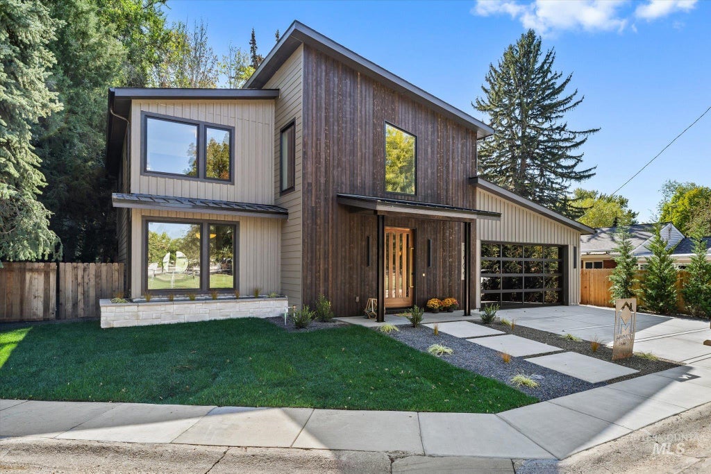 Photo of 3609 Camas St, Boise, ID 83705 (MLS # 99001957)