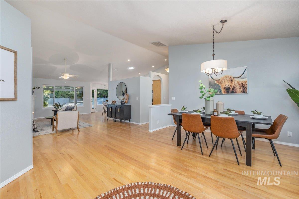 1492 W Kenai Ct
