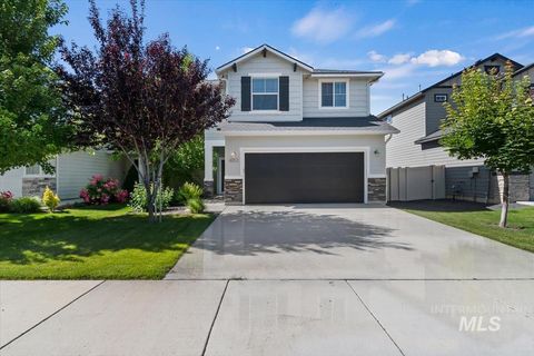 Photo of 4653 W Silver River St, Meridian, ID 83646 (MLS # 98991549)