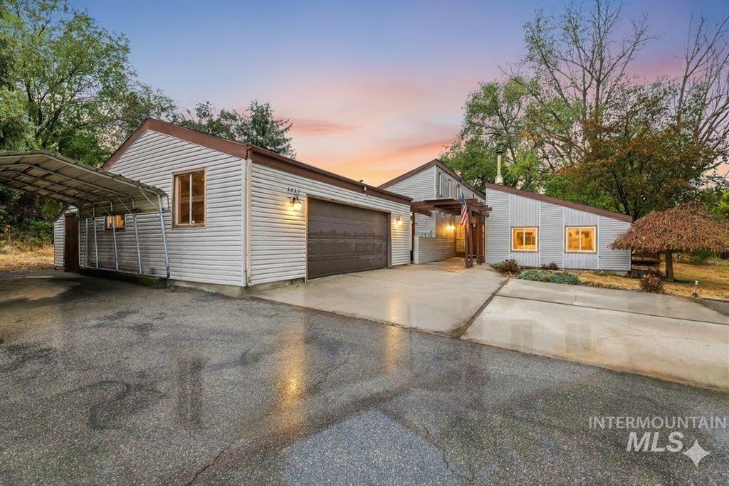 Photo of 4045 S Maple Grove Rd, Boise, ID 83709 (MLS # 98963926)