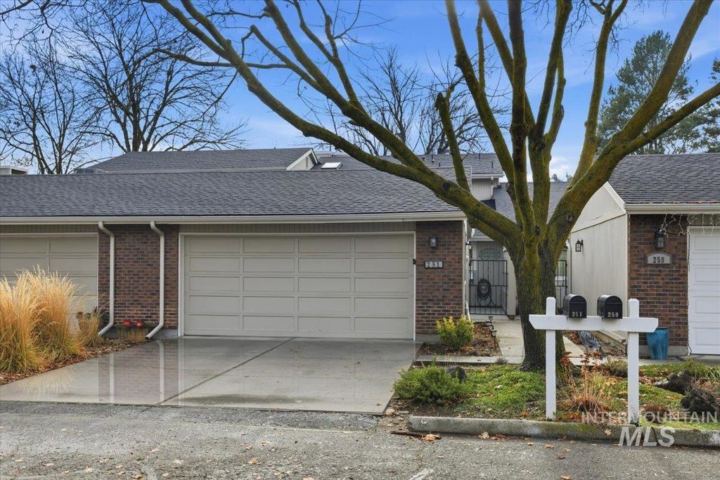 Photo of 251 W Arrowrock Lane, Boise, ID 83706 (MLS # 98970887)