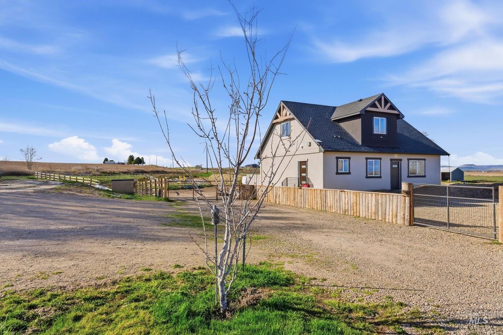 Photo of 1007 Grandview Ave, Parma, ID 83660 (MLS # 98979657)