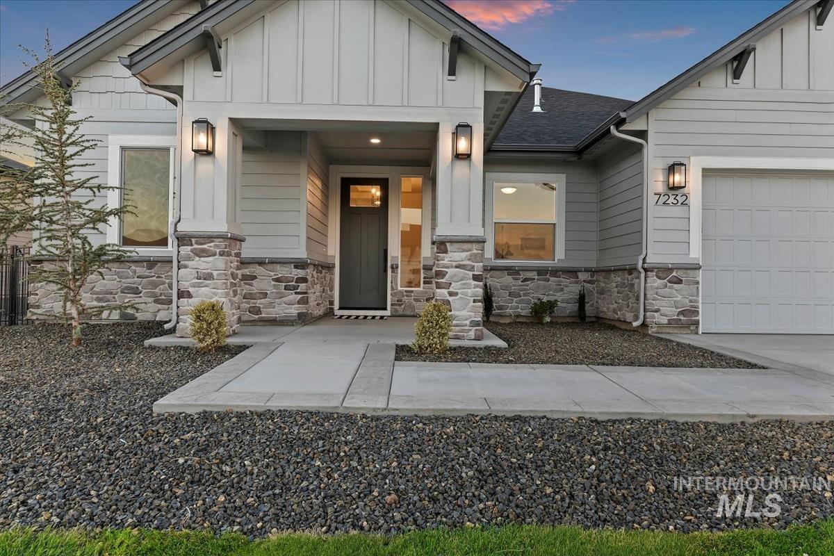 7232 E Merlin Hawk Ct.