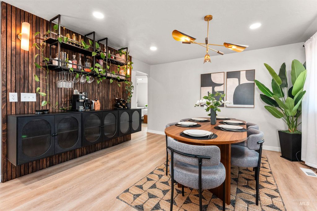 Photo of 2215 W Kootenai St, Boise, ID 83705 (MLS # 98971717)