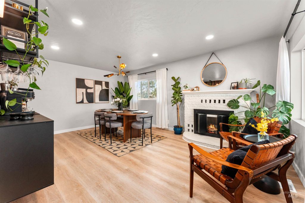 Photo of 2215 W Kootenai St, Boise, ID 83705 (MLS # 98971717)