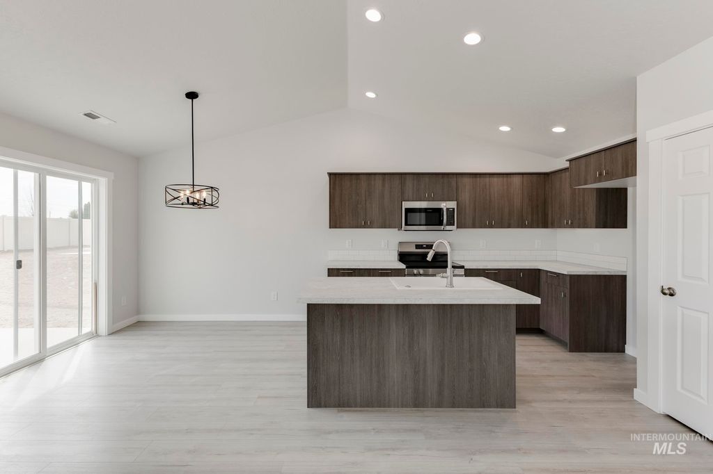 Photo of 3789 E Syracuse St, Nampa, ID 83686 (MLS # 98972128)