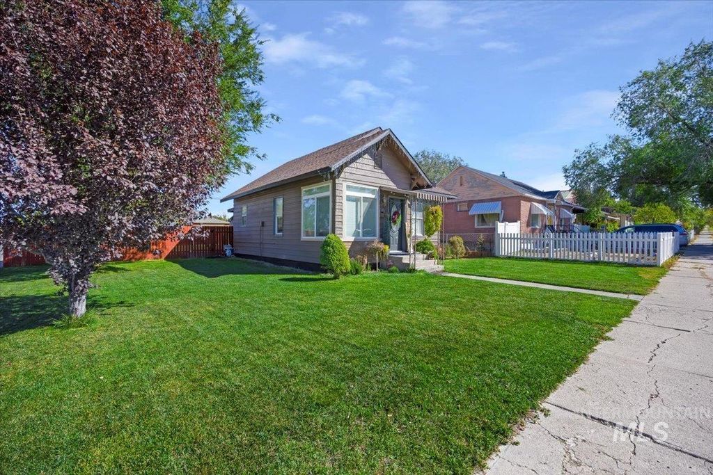 Photo of 328 13th Ave. N, Buhl, ID 83316 (MLS # 98964700)