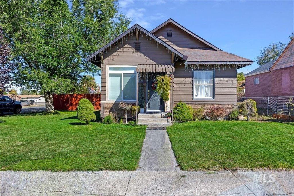 Photo of 328 13th Ave. N, Buhl, ID 83316 (MLS # 98964700)