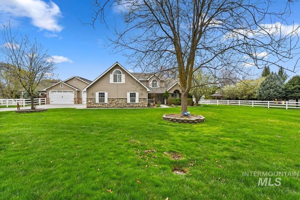 Photo of 2477 W Conifer St, Eagle, ID 83616 (MLS # 98980872)