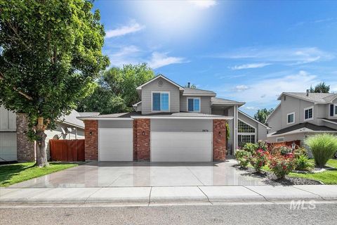 Photo of 5674 N Heathrow Way, Boise, ID 83713 (MLS # 98958732)