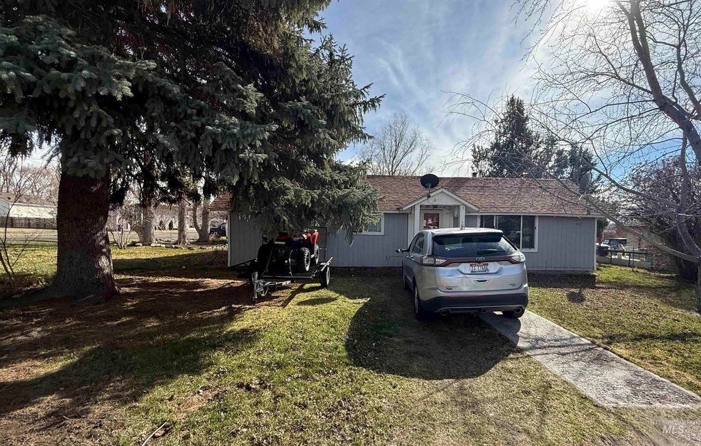 Photo of 180 Bruneau, Hagerman, ID 83332 (MLS # 98976535)