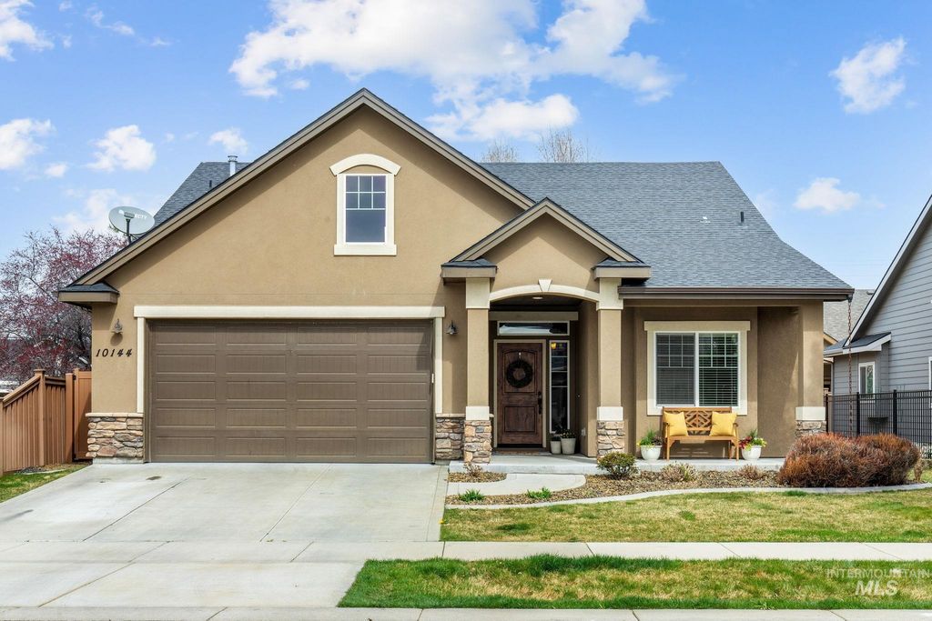 Photo of 10144 W Achillea St, Star, ID 83669 (MLS # 98978589)