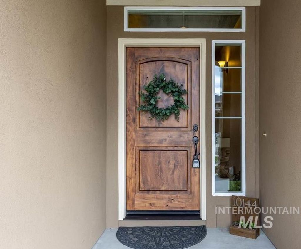 Photo of 10144 W Achillea St, Star, ID 83669 (MLS # 98978589)