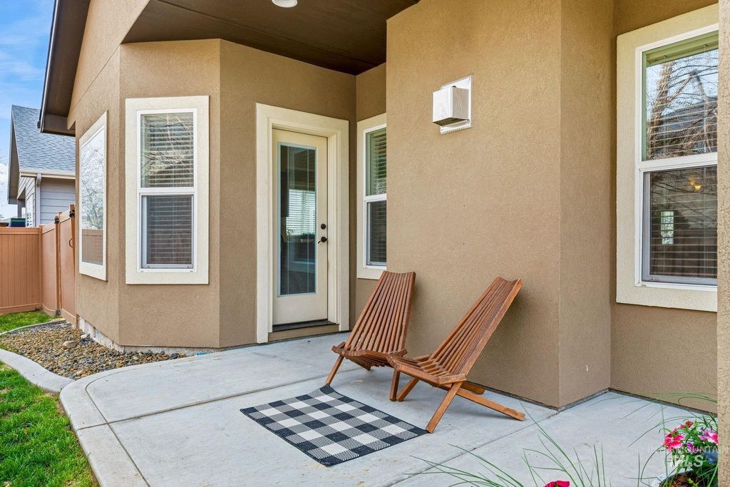 Photo of 10144 W Achillea St, Star, ID 83669 (MLS # 98978589)