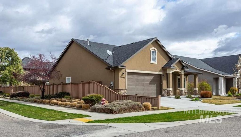 Photo of 10144 W Achillea St, Star, ID 83669 (MLS # 98978589)