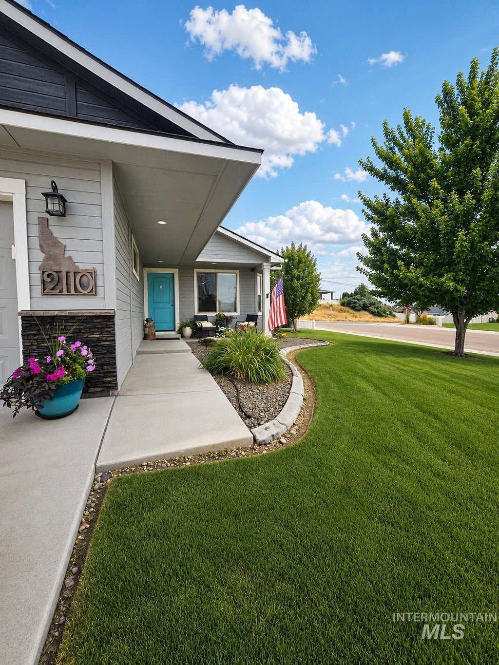 Photo of 2110 E Ridgeview Avenue, Payette, ID 83661 (MLS # 98995559)