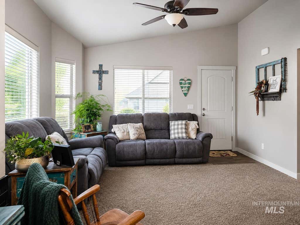 Photo of 2110 E Ridgeview Avenue, Payette, ID 83661 (MLS # 98995559)