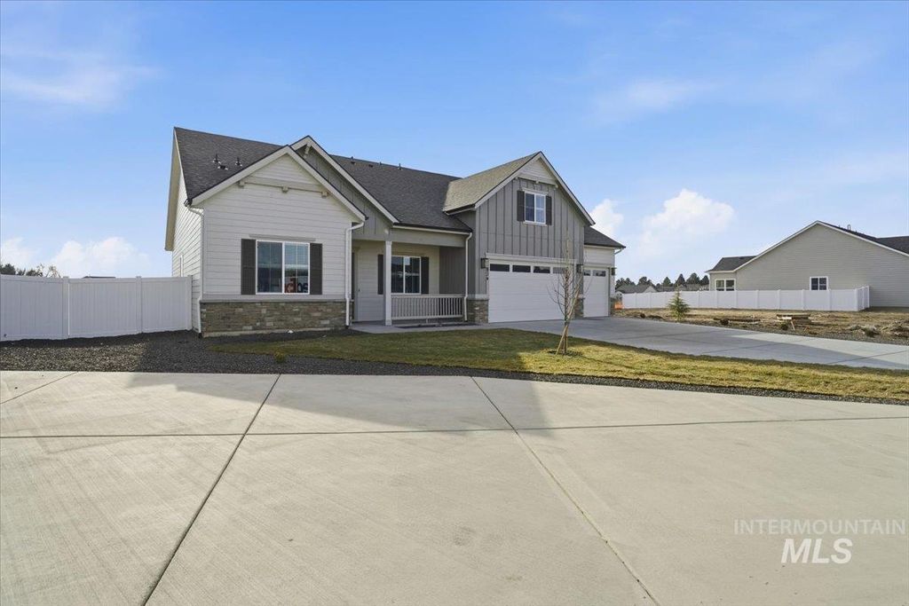 Photo of 834 N Falling Water Way, Eagle, ID 83616 (MLS # 98974015)