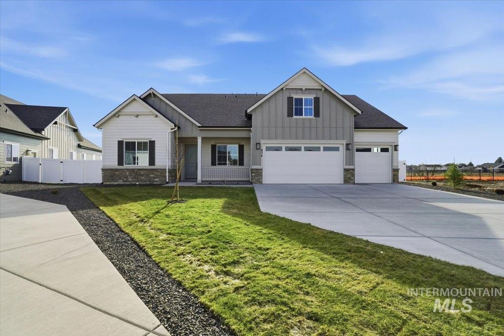 Photo of 834 N Falling Water Way, Eagle, ID 83616 (MLS # 98974015)