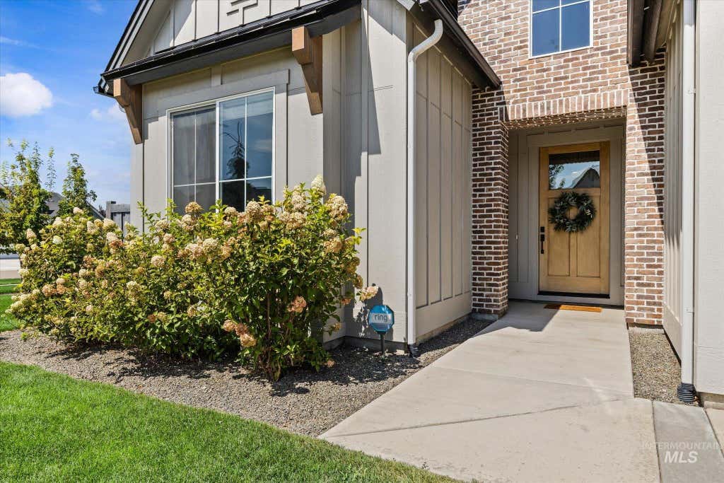 Photo of 10450 Loneleaf Dr, Nampa, ID 83687 (MLS # 98998678)