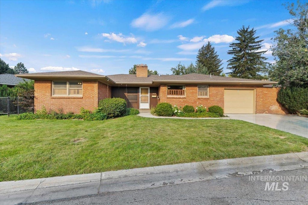 Photo of 3215 W Camrose Lane, Boise, ID 83706 (MLS # 98995617)
