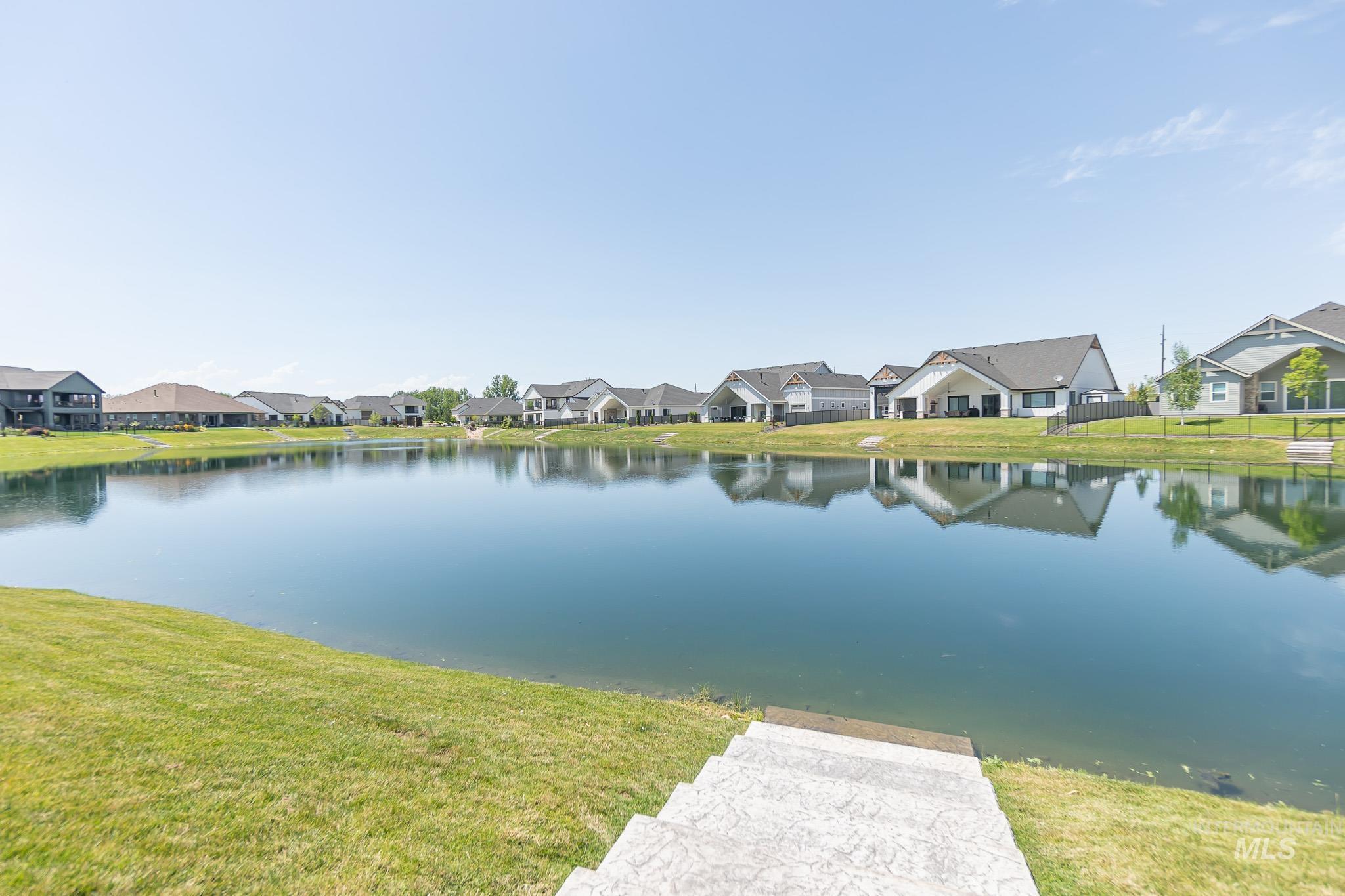 207 S Eagles Roost Way