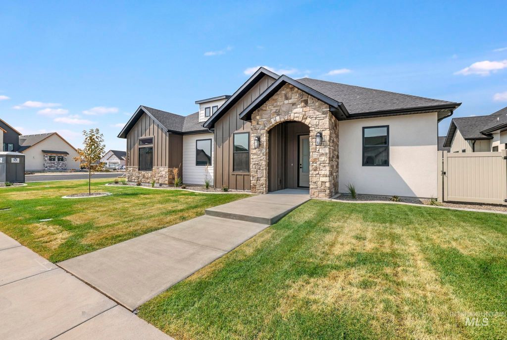 Photo of 1941 Red Rock, Twin Falls, ID 83301 (MLS # 98960993)