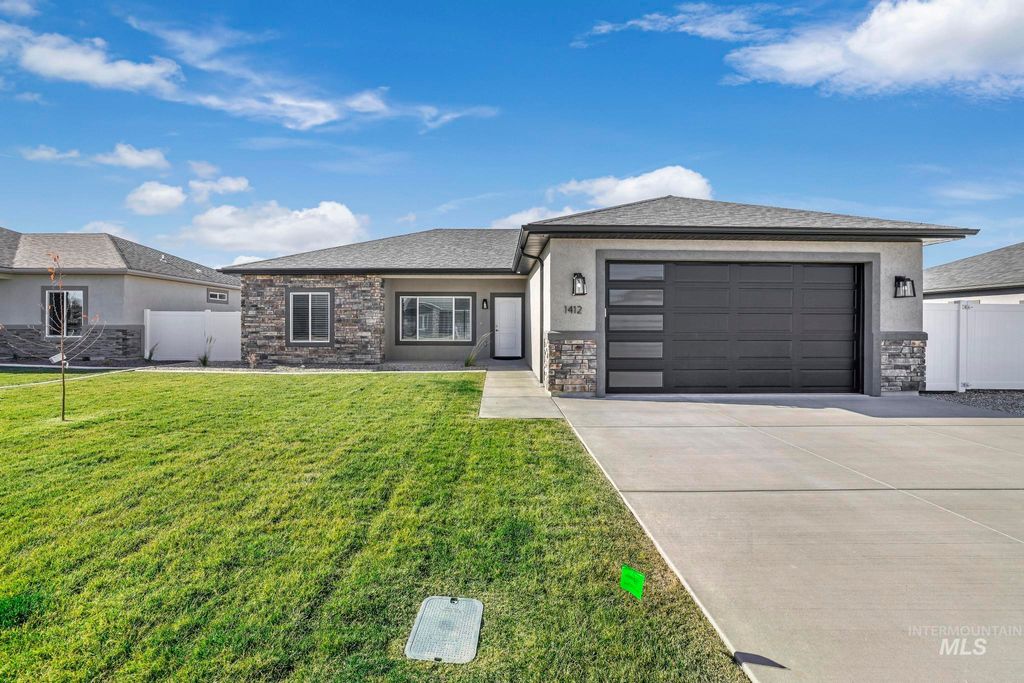 Photo of 1427 Haizlee Way, Twin Falls, ID 83301 (MLS # 98990455)