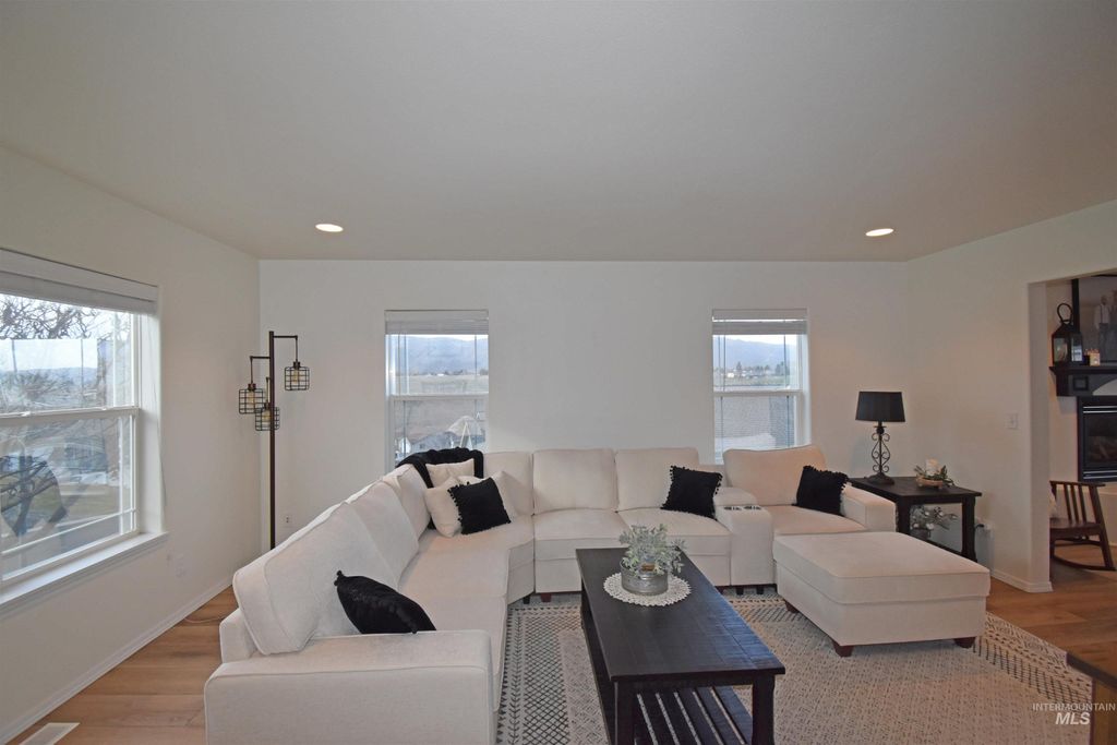 Photo of 2265 Pitchstone Drive, Clarkston, WA 99403 (MLS # 98976775)