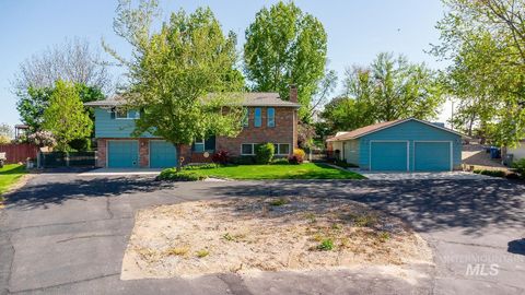 Photo of 12668 Wild Rose Ln, Nampa, ID 83686 (MLS # 98982793)