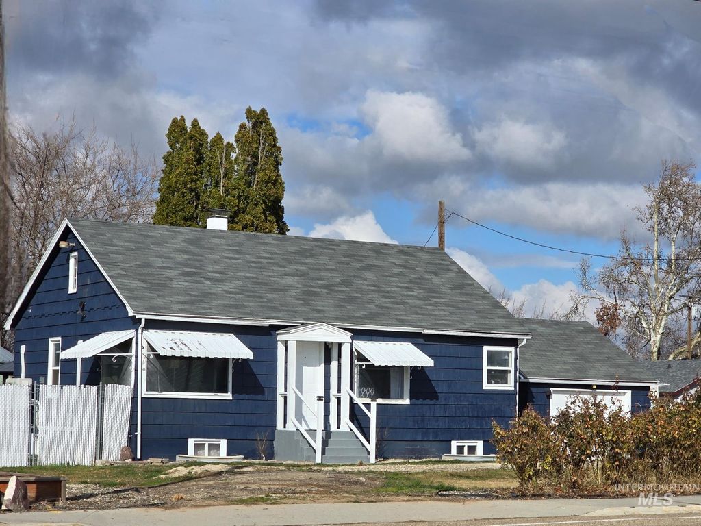 Photo of 320 Lake Lowell Ave, Nampa, ID 83686 (MLS # 98976530)