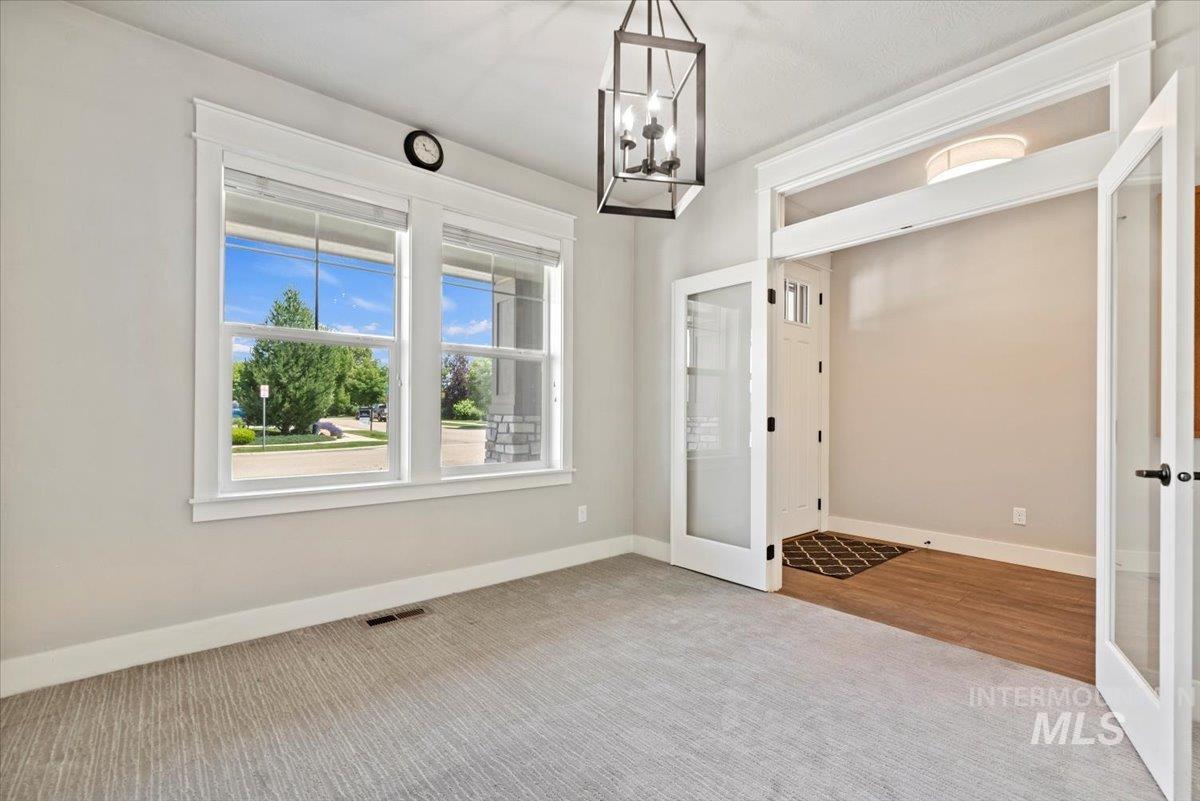 3303 S Island Fox Ave