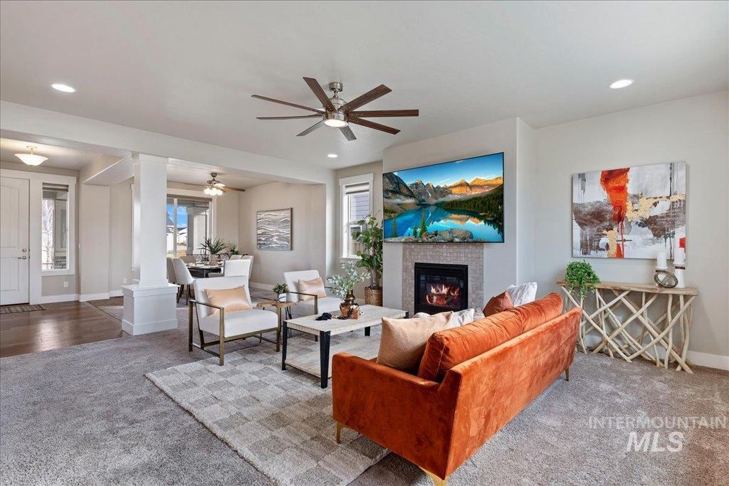 Photo of 2039 N Bull Whip Ave, Middleton, ID 83644 (MLS # 98976010)