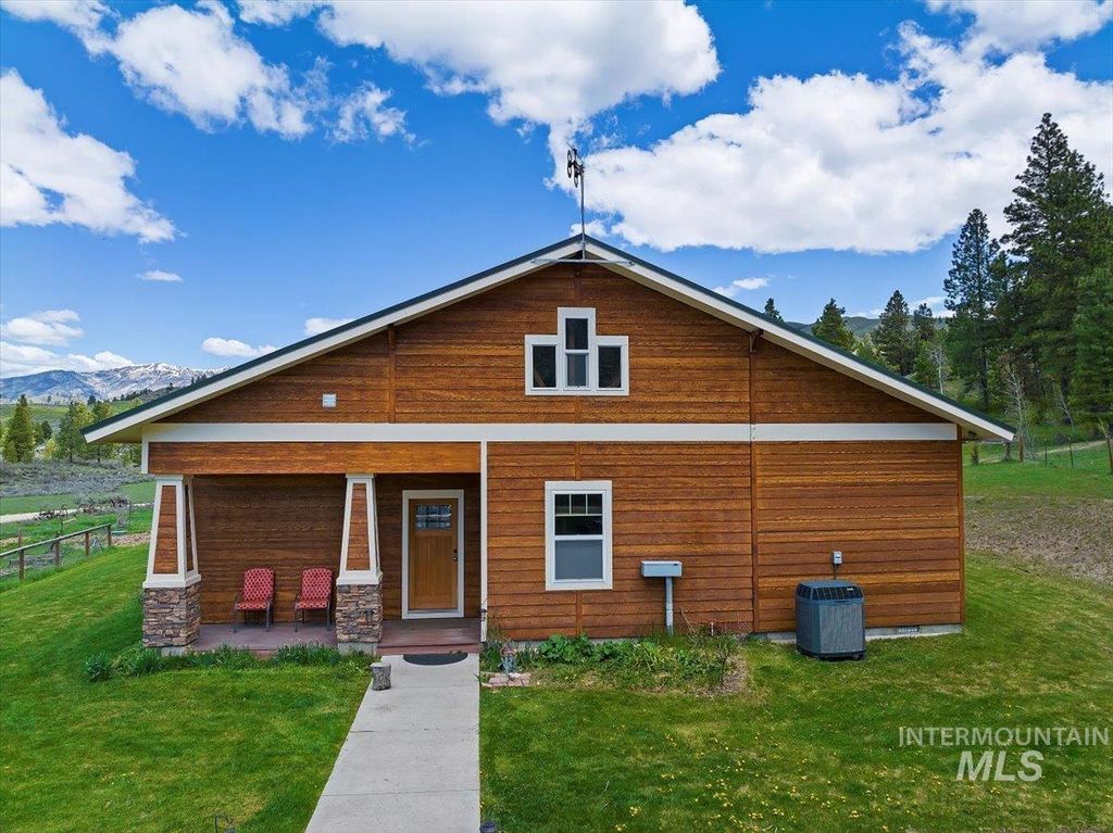 Photo of 675 W Russell Dr, Prairie, ID 83647 (MLS # 98951187)