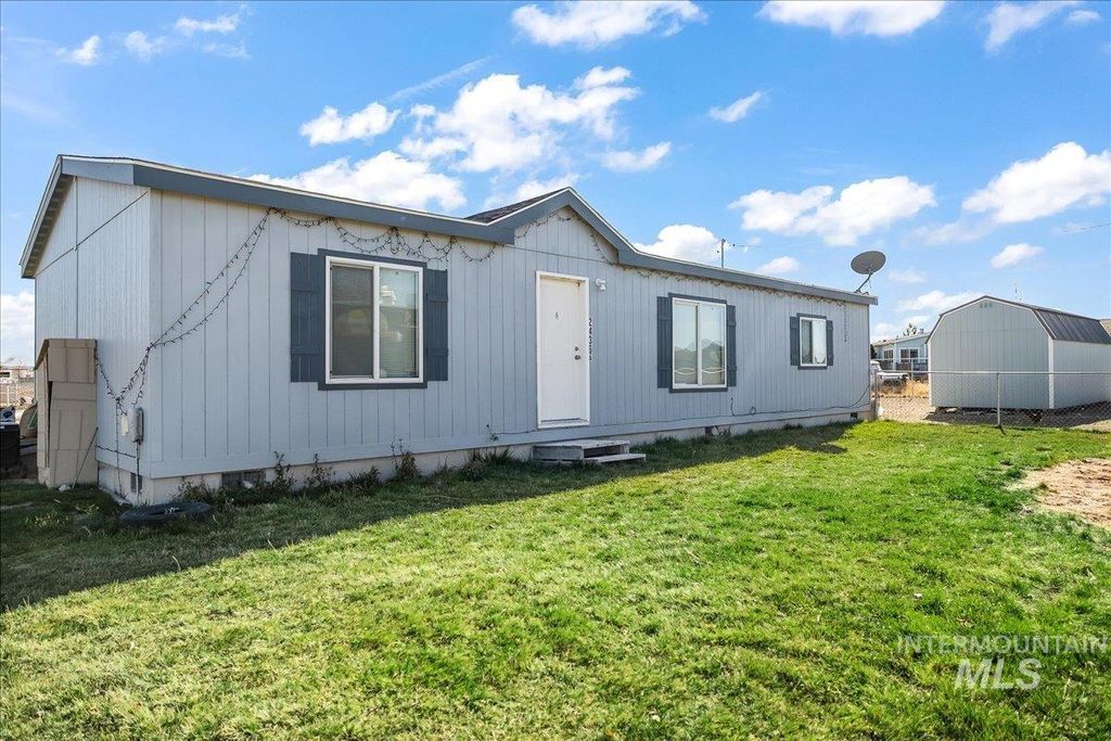 Photo of 2436 B Oakley Ave, Hollister, ID 83301 (MLS # 98967395)