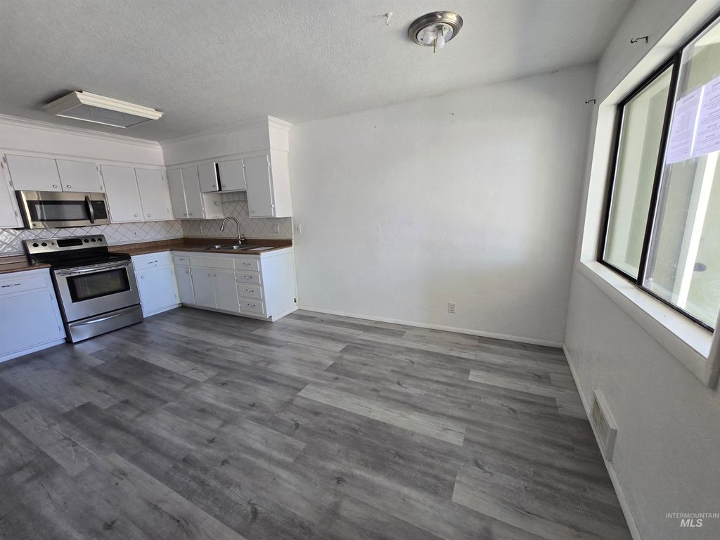Photo of 346 N Conant Ave, Burley, ID 83318 (MLS # 98990951)
