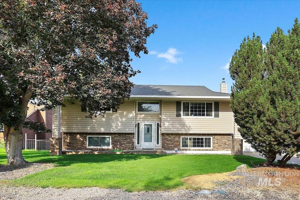 Photo of 309 River View Dr, Marsing, ID 83639 (MLS # 98959764)
