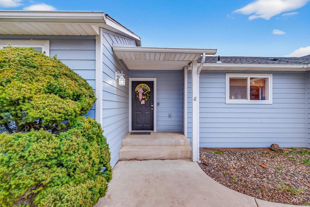 Photo of 2995 Dove Drive, Clarkston, WA 99403 (MLS # 98969044)