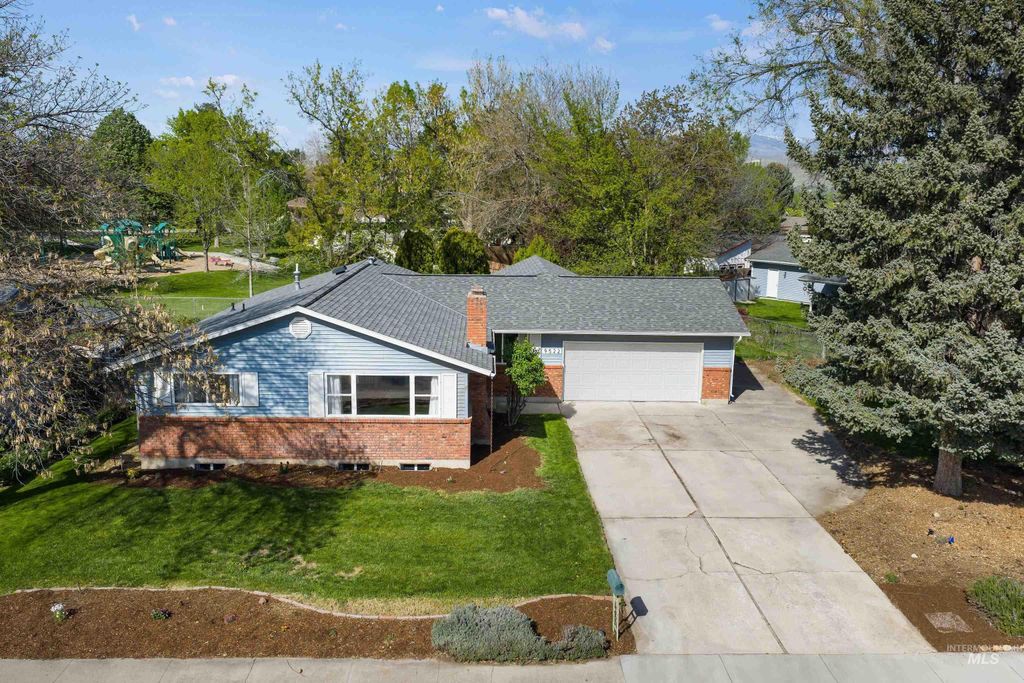 Photo of 9522 W. Birmingham Dr, Boise, ID 83704 (MLS # 98982955)