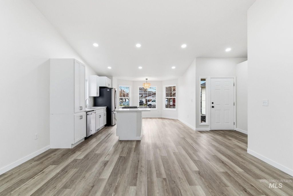 Photo of 2804 E Iowa Ave, Nampa, ID 83686 (MLS # 98973116)