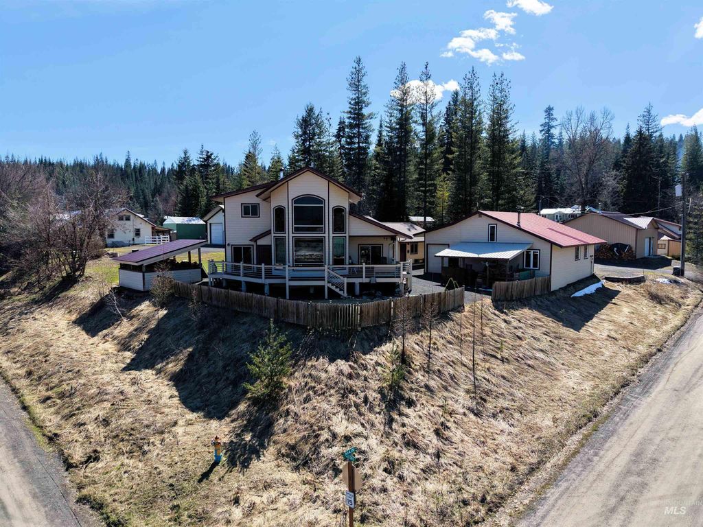 Photo of 204 S 2nd St, Elk River, ID 83827 (MLS # 98978369)